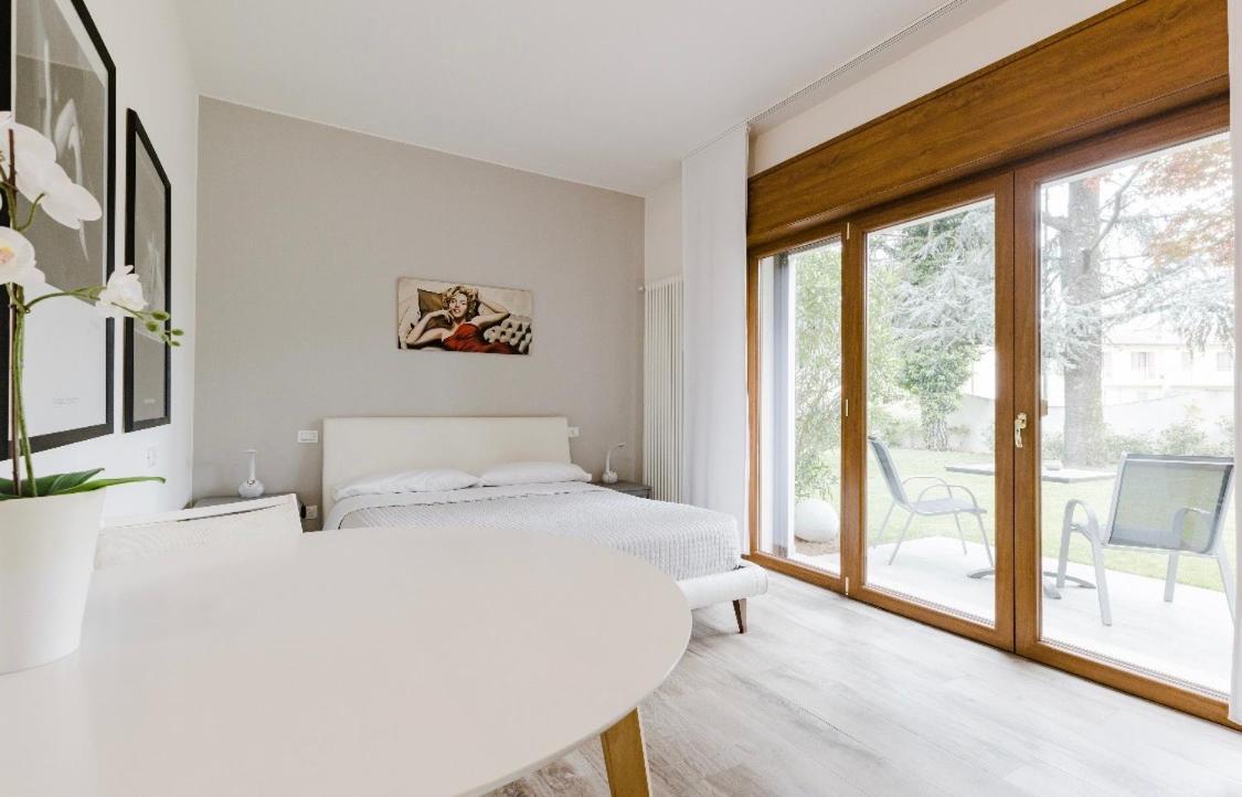 Relax & Emozioni Rooms Валеджо-суль-Минчо Экстерьер фото