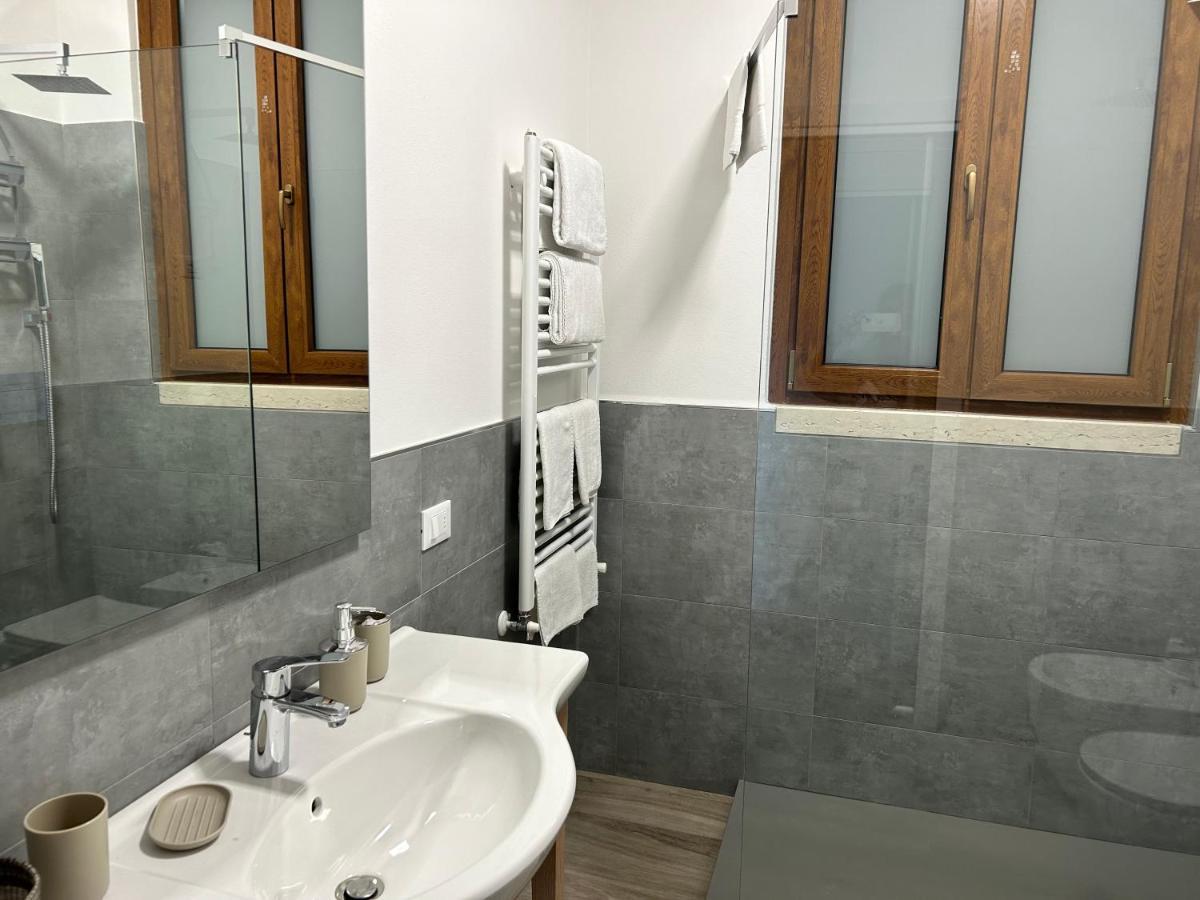 Relax & Emozioni Rooms Валеджо-суль-Минчо Экстерьер фото