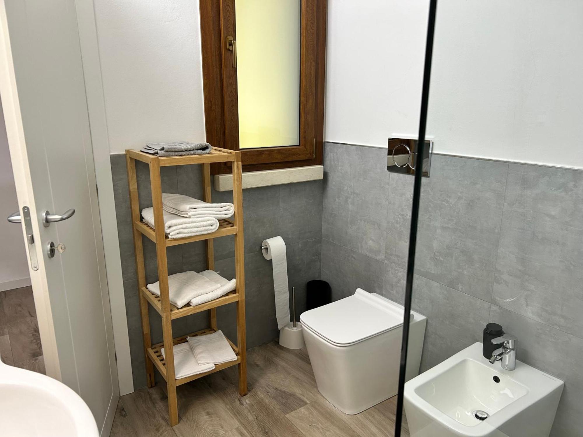 Relax & Emozioni Rooms Валеджо-суль-Минчо Экстерьер фото