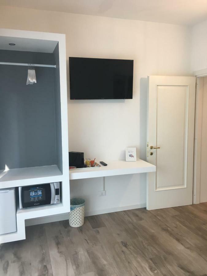 Relax & Emozioni Rooms Валеджо-суль-Минчо Экстерьер фото